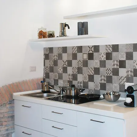 Suityrhome Rionemonti118 Roma